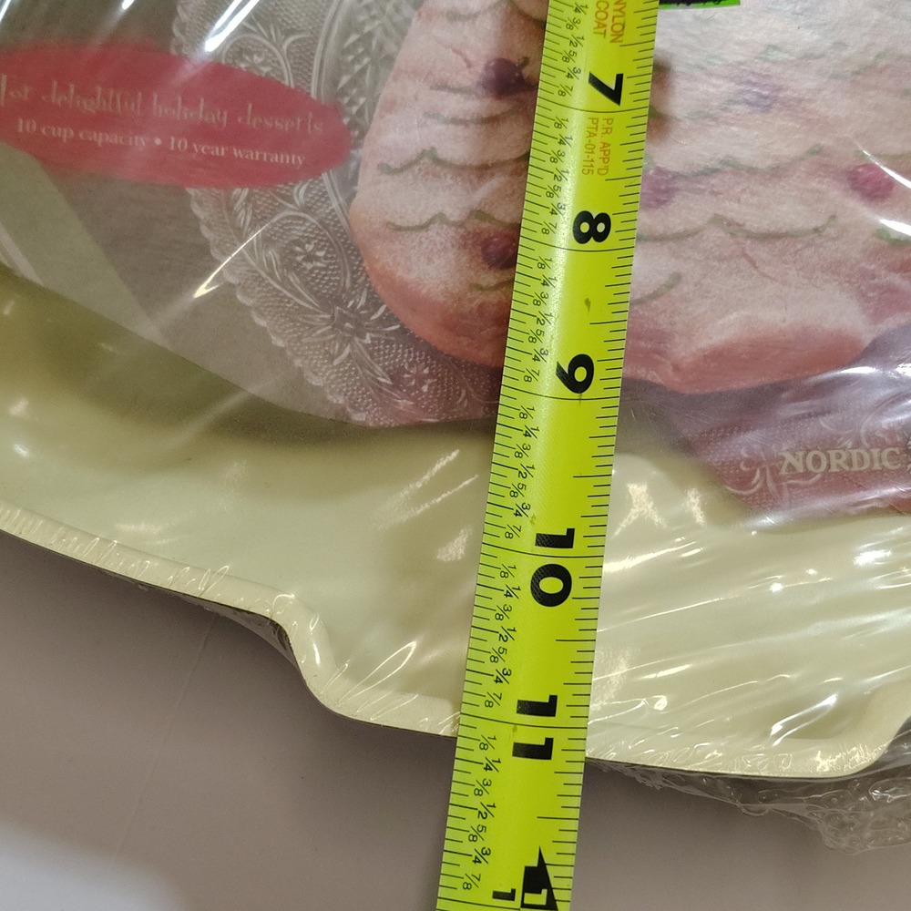 Nordic Ware Christmas Tree Nostalgic Baking Mold Cake Pan Green 10 Cup 31342 USA - Picture 7 of 8